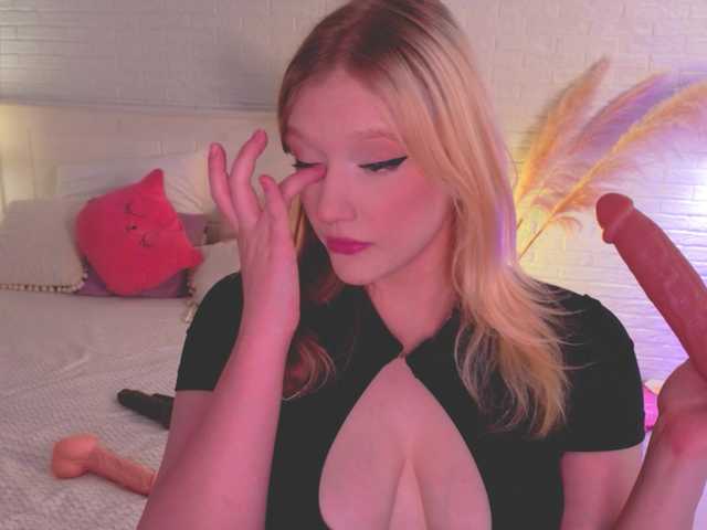 CrazyWine live webcam show