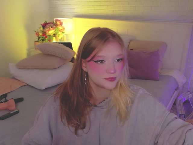 CrazyWine live cam on BongaCams