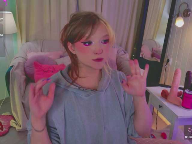 CrazyWine's BongaCams show and profile