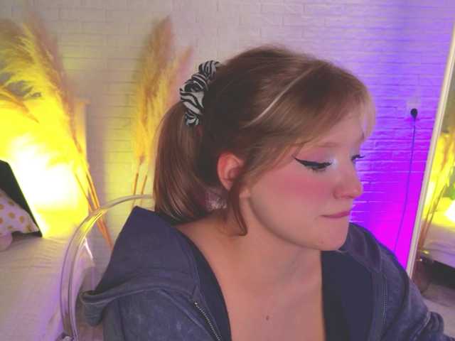 CrazyWine live cam on BongaCams