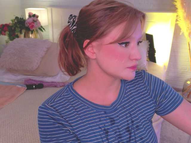 CrazyWine live webcam show