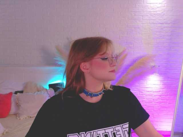 CrazyWine live cam on BongaCams