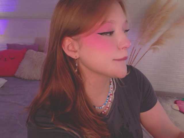 CrazyWine live cam on BongaCams