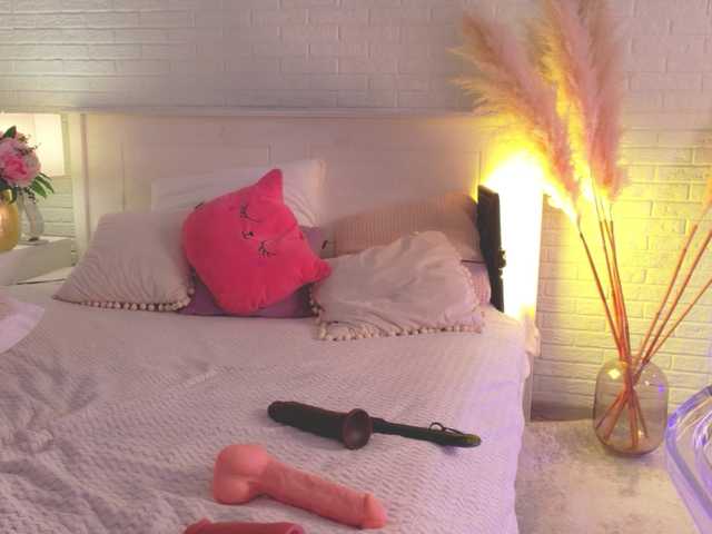 CrazyWine live webcam show
