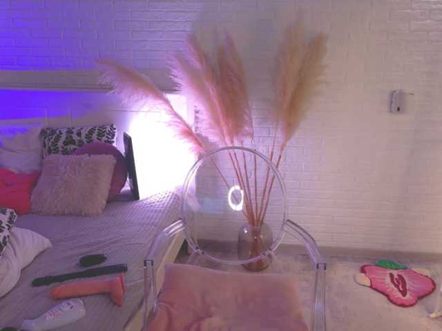 CrazyWine live cam on BongaCams