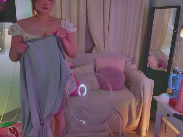 CrazyWine's BongaCams show and profile