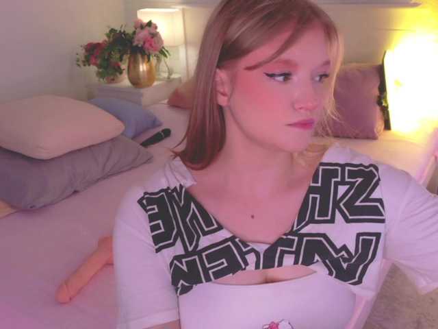 CrazyWine live cam