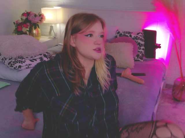 CrazyWine live cam on BongaCams