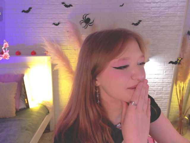 CrazyWine live cam on BongaCams