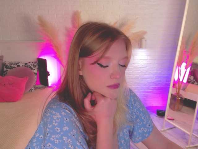 CrazyWine live cam on BongaCams