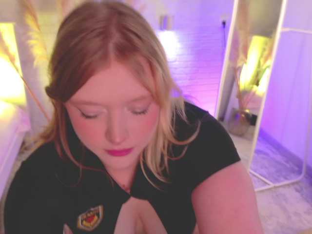CrazyWine live cam on BongaCams