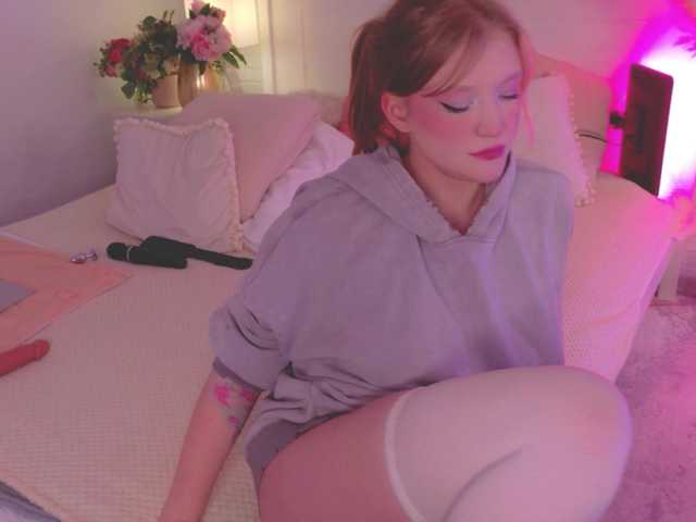 CrazyWine live cam on BongaCams