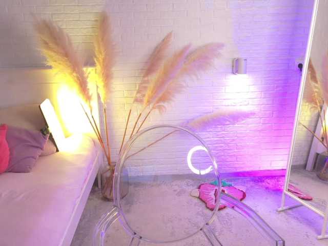 CrazyWine live cam on BongaCams