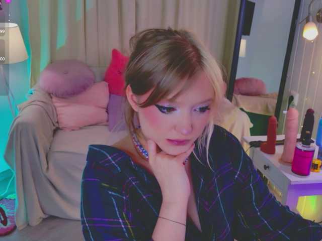 CrazyWine's BongaCams show and profile