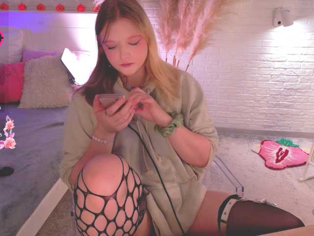 CrazyWine live cam on BongaCams