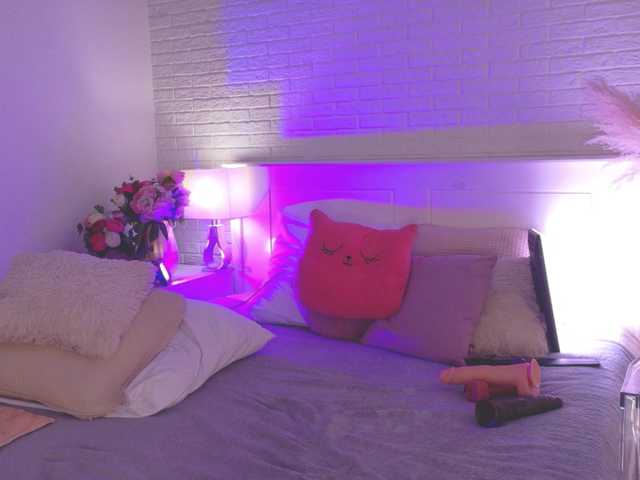 CrazyWine live cam on BongaCams