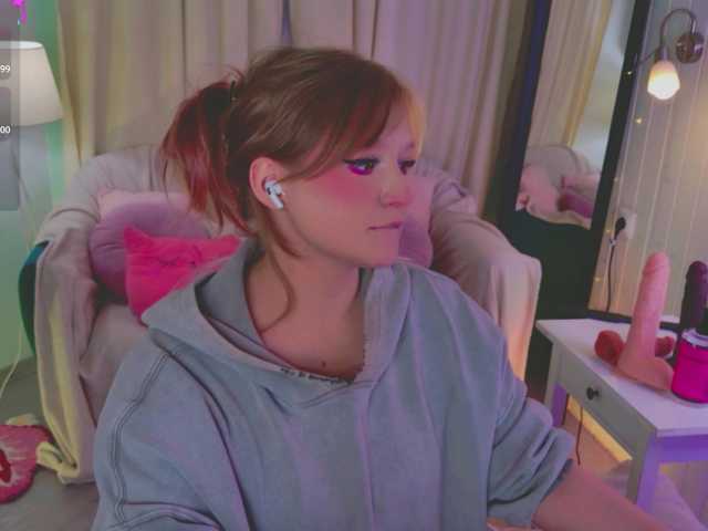 CrazyWine's BongaCams show and profile