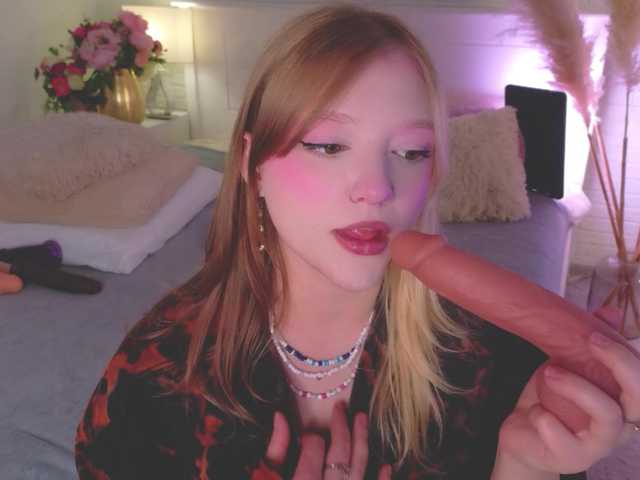 CrazyWine live cam on BongaCams