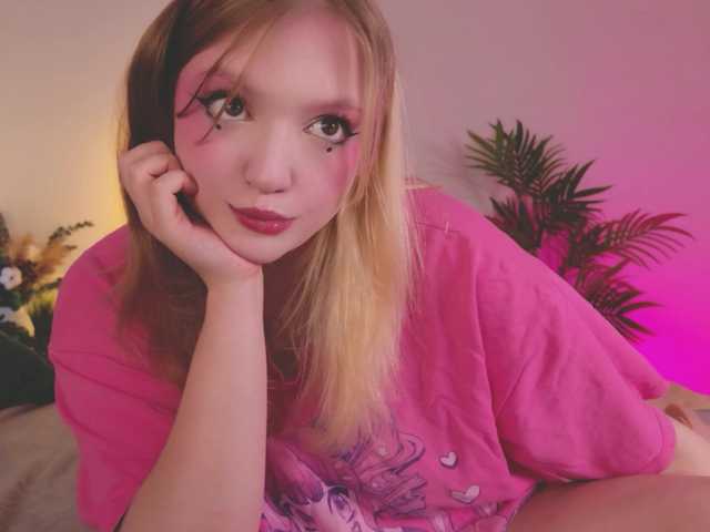 CrazyWine live cam on BongaCams