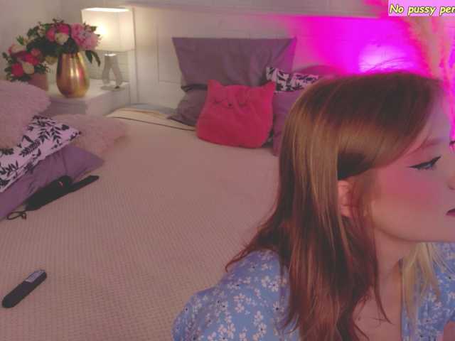 CrazyWine live cam on BongaCams
