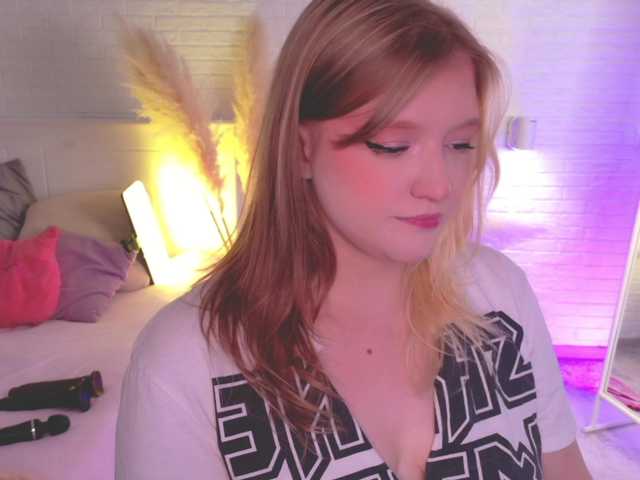 CrazyWine live webcam show