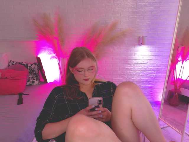 CrazyWine live cam