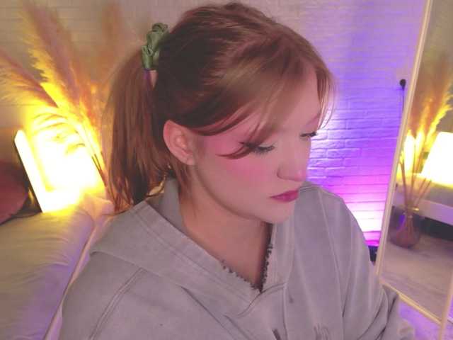 CrazyWine live cam on BongaCams