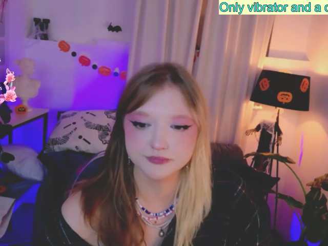 CrazyWine live cam on BongaCams