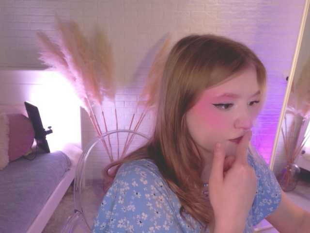 CrazyWine live cam preview