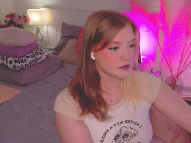 CrazyWine live cam on BongaCams