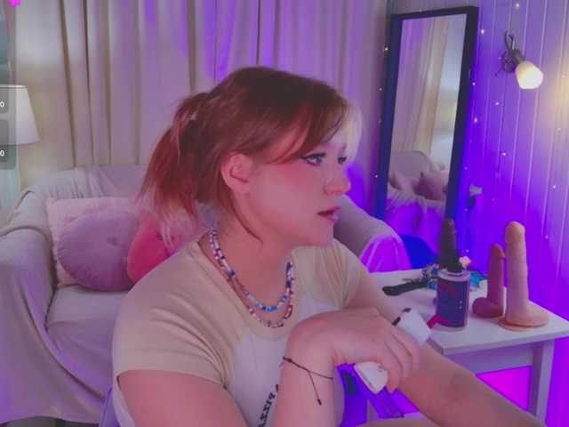 CrazyWine live cam