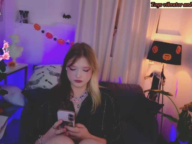 CrazyWine live cam on BongaCams
