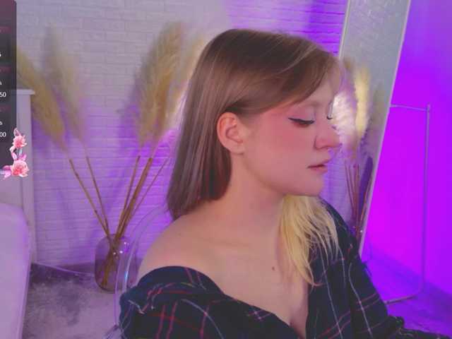 CrazyWine live cam on BongaCams