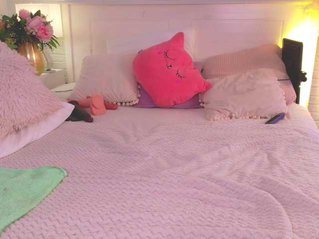 CrazyWine live webcam show