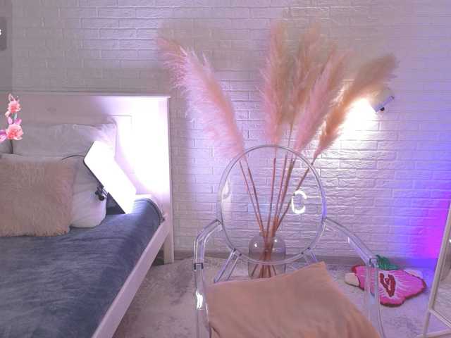 CrazyWine live cam preview