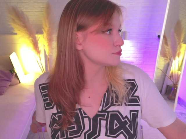 CrazyWine live cam on BongaCams