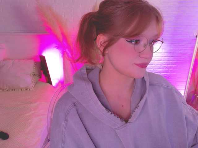CrazyWine live cam on BongaCams