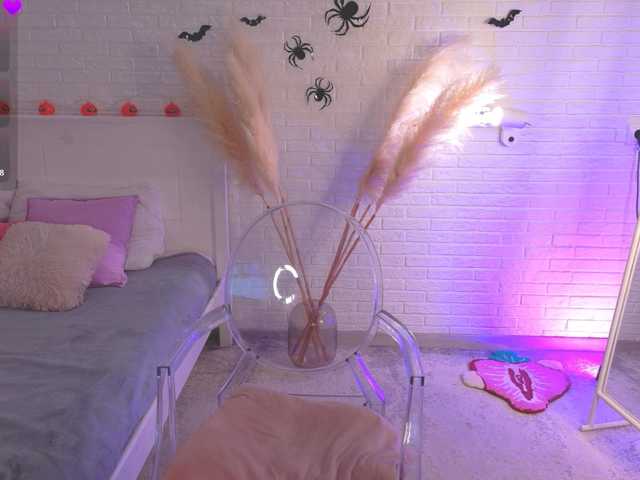 CrazyWine live cam on BongaCams