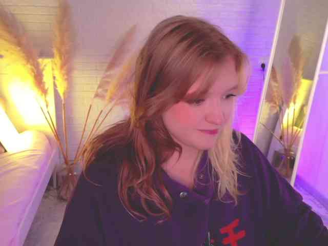CrazyWine Live Webcam on BongaCams