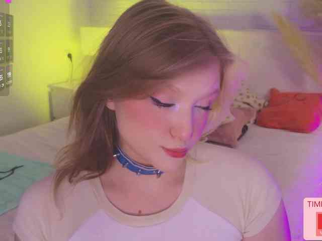 CrazyWine Live Webcam on BongaCams