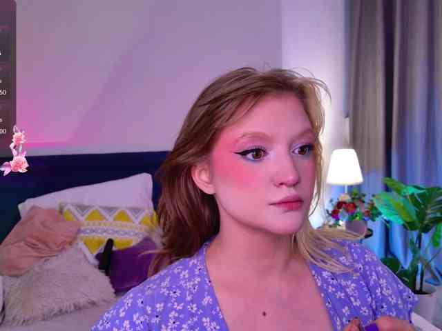 CrazyWine Live Webcam on BongaCams