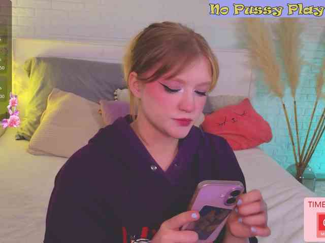 CrazyWine Live Webcam on BongaCams
