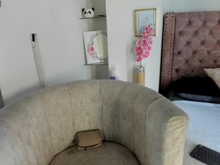 LauraHotties Porn Show