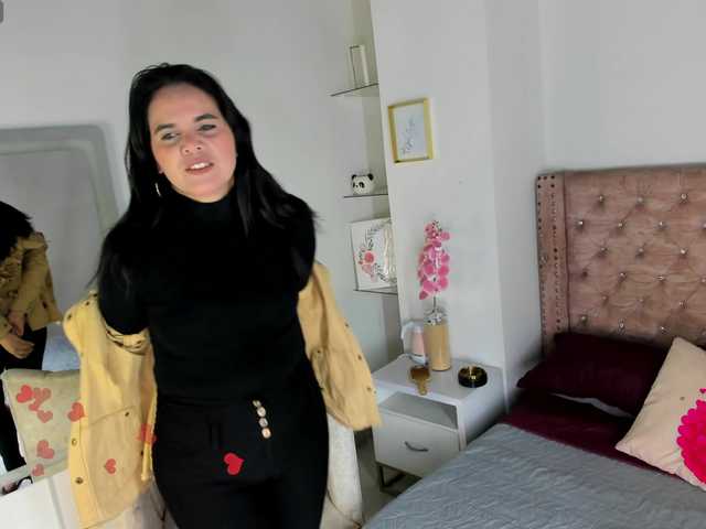 LauraHotties