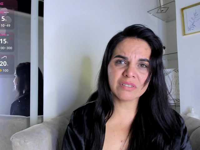 LauraHotties live webcam show
