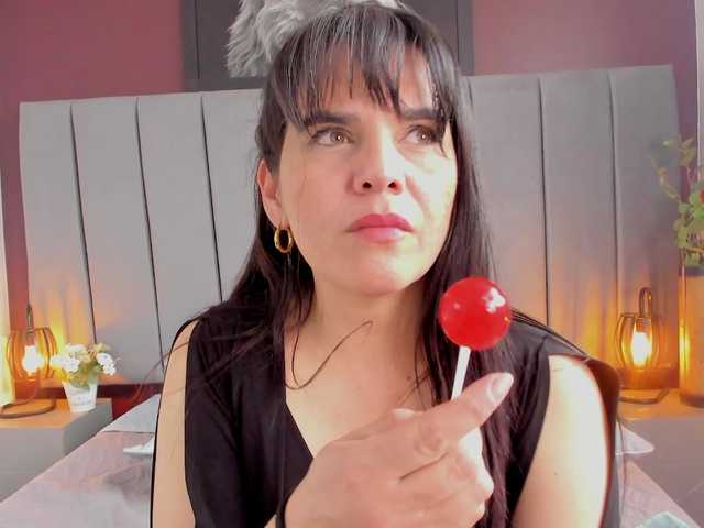 LauraHotties live cam on BongaCams
