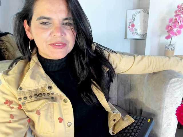 LauraHotties