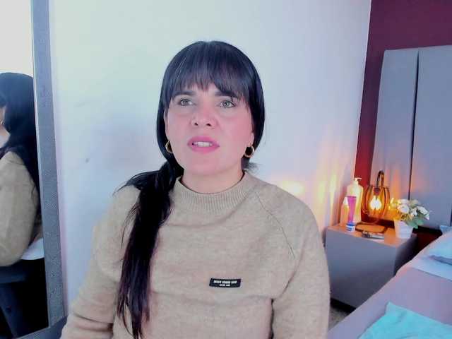 LauraHotties