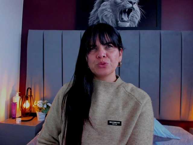 LauraHotties live cam on BongaCams