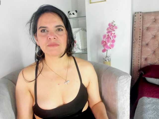 LauraHotties